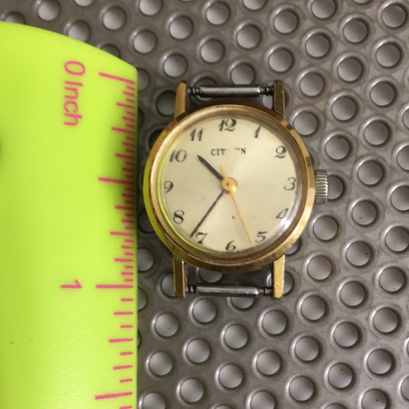🖤Citizen wind-up small watch